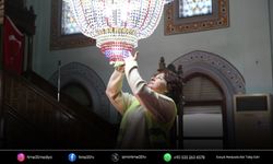 Çiğli’de camiler Ramazan’a özel temizlikten geçiriliyor