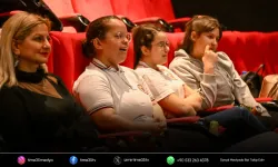 Bornova’da özel çocuklara sinema sürprizi