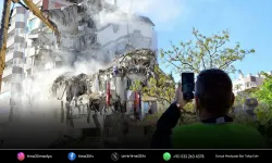 Depremde yıkılan bina davası yeniden başlayacak