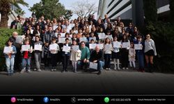 Folkart Academy’de çocuk oyuncular mezuniyet sevinci yaşadı