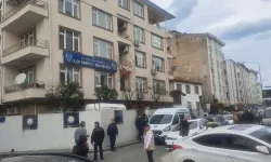 Polisin belindeki silahı alıp kendini vurdu