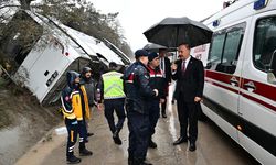 Isparta'da cezaevi ring aracı devrildi