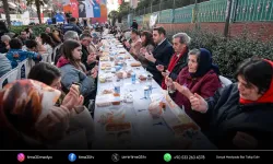 İzmir Büyükşehir'in iftar sofrası Karşıyaka'da kuruldu