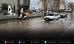 İzmir’de sabah saatlerinde sağanak etkili oldu
