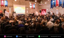 İzmirli gençler iş dünyasının liderleriyle buluştu