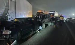 Otoyolda zincirleme felaket: Araçlar hurdaya döndü