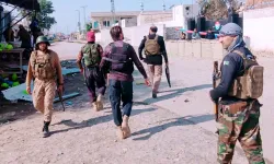 Pakistan'da bombalı saldırı: 12 ölü