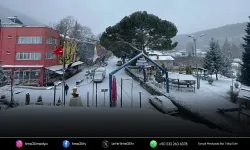 İzmir'in yüksek kesimleri beyaza büründü