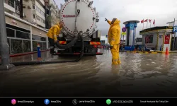 Büyükşehir'den 'deniz taşması' açıklaması: Altyapı yetersiz değil!