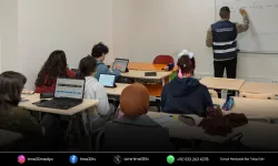 İzmirli öğrencilere yapay zekâ destekli matematik