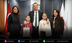 Bornova’nın gururu gençlere Başkan Eşki’den ödül