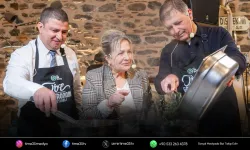 Başkan Tugay Tire Gastronomi Festivali’nde mutfağa girdi