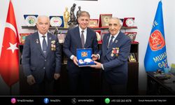 Başkan Tugay’dan şehit yakınları ve gazilere anlamlı ziyaret