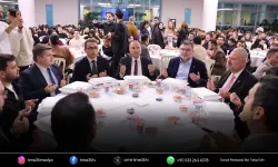 AK Parti İzmir’den öğrencilere iftar programı