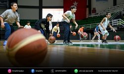 Bornova'da minik dev adamlar potada yetişiyor