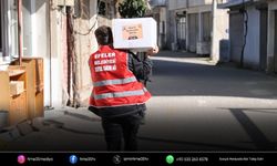 Efeler'de Kardeş Eli Projesi ile gıda yardımı başladı