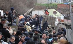 Fatih’te doğal gaz kaynaklı patlamada 2 bina çöktü