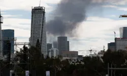 İran, ABD üslerine ve İsrail'e yeni saldırılar düzenledi