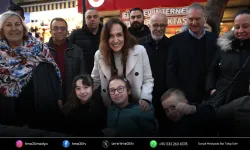 Karşıyaka Çarşı’ya dev sofra: 5 bin kişi iftarda buluştu!