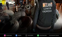 Kemalpaşa'da lastik arasına gizlenen kaçak sigara yakalandı