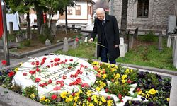 Bahçeli, Muhsin Yazıcıoğlu'nun kabrini ziyaret etti