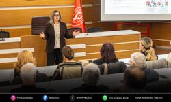 Bornova’da muhtarlar için Dijital Dönüşüm Eğitimi