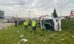 Öğrencileri taşıyan otobüs kaza yaptı
