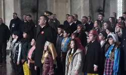 Bakan Tekin, öğrencilerle Anıtkabir'i ziyaret etti