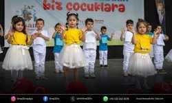 Bornova’da miniklerin 23 Nisan gösterileri beğeni topladı