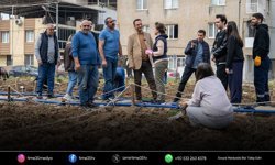 Bornova’da kent bostanlarında yazlık ekim başladı