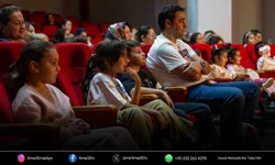 Bornova’da çocuk tiyatrosuna yoğun ilgi