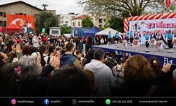 Narlıdere’de 23 Nisan coşkusu şenlikle yaşandı