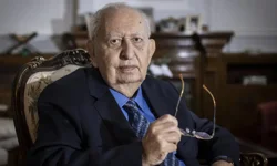 Hüsamettin Cindoruk hayatını kaybetti