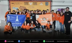 İzmirli gençler dünyaya adını duyurdu