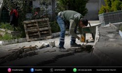 Kuşadası’nda yol bakım çalışmaları hız kesmeden sürüyor