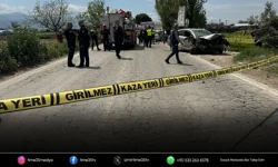 İzmir'de 3 otomobilin karıştığı kaza: 1 ölü, 3 yaralı