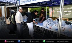 Kuşadası’nda beslenme çantası desteği sürüyor