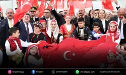 Menemen’de 23 Nisan coşkusu meydanlara taşındı