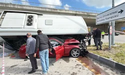 Öğrenci otobüsü devrildi: 44 yaralı