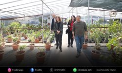 Karşıyaka’da belediye serasında 5 binin üzerinde fide