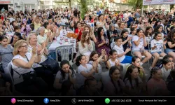 Bornova’da çocuklar için renkli şenlik
