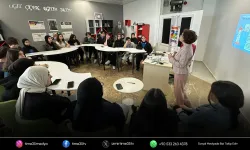 Dijital tuzaklara karşı gençlere kalkan