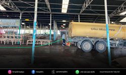 Çiğli Belediyesi bayramda da temizlik mesaisindeydi