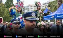 İzmir’de üç gün sürecek çiçek festivali başladı