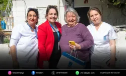 Kuşadası Belediyesi’nden annelere anlamlı ziyaret