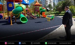 Narlıdere’de oyun parklarının zeminleri yenileniyor