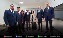 Özgür Özel Buca’daki yeni merkezleri ziyaret etti
