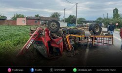 Ödemiş’te kamyon devrildi, 5 kişi yaralandı