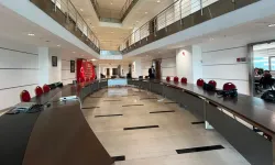 Tahliye sonrası CHP binasında onarım çalışması
