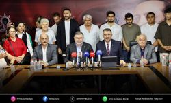 Başkan Saygılı AK Parti Konak'ta 370 kişiye rozet taktı